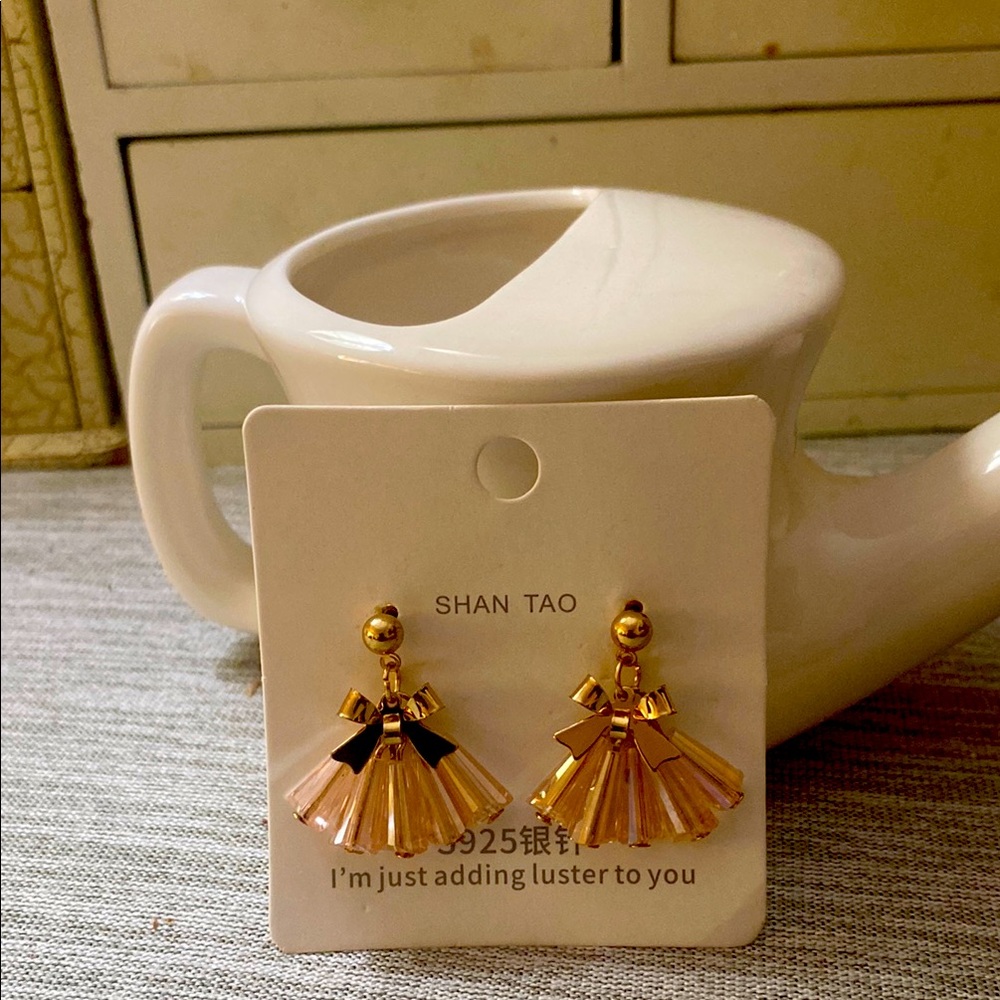 Art Deco Gold and Black Dangle Earrings